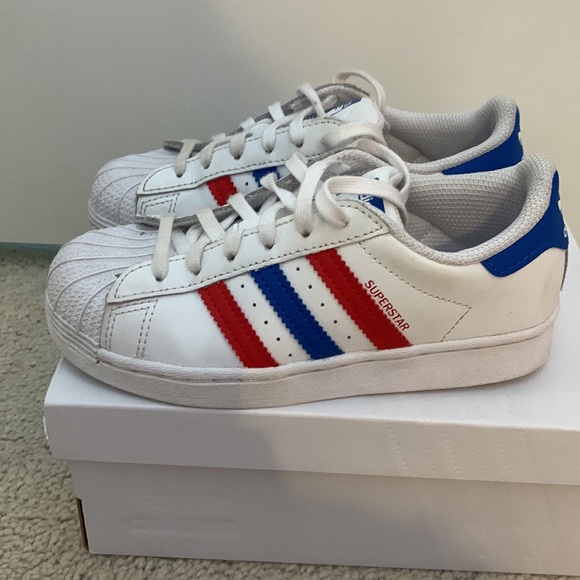 Adidas Superstar kids original tennis shoe size 12.5 - Picture 3 of 5
